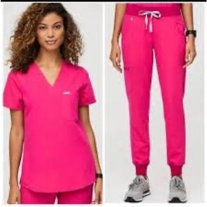 Figs Shocking Pink jogger scrub set - M